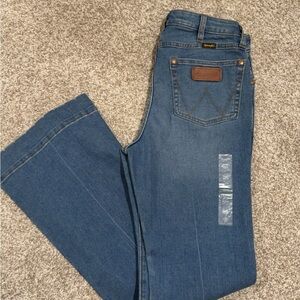 Wrangler Women's Medium Blue Bootcut Jeans with Leather Patch